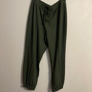 H Halston Green drawstring ankle joggers, size L